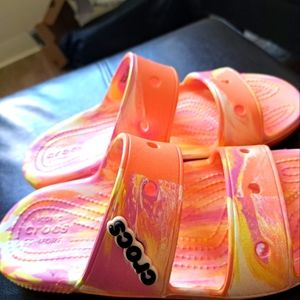 Womens size 7 croc sandals
